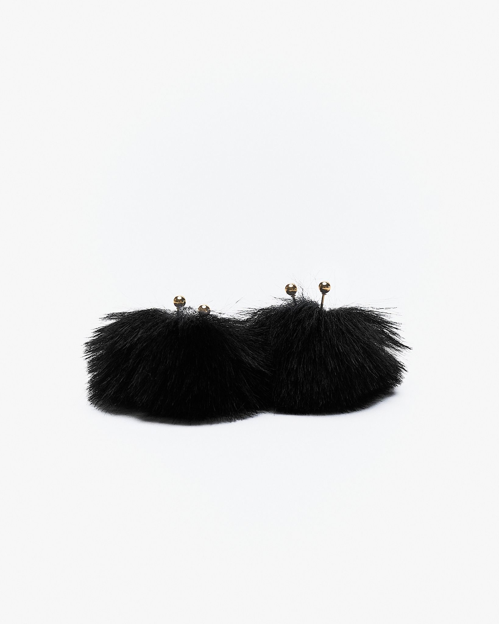 Motchiri Fluffy Drop Earring