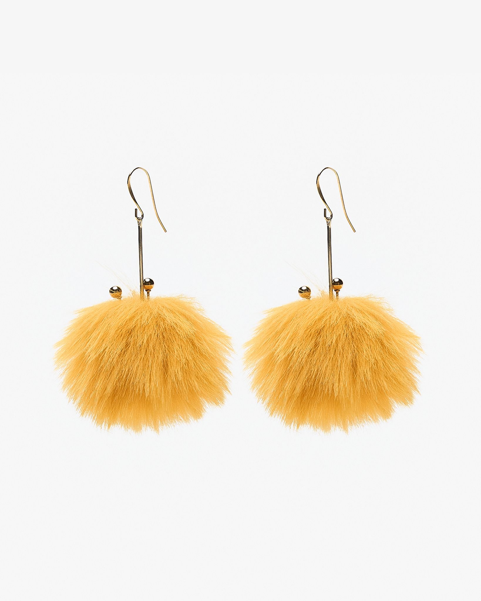 Motchiri Fluffy Drop Earring